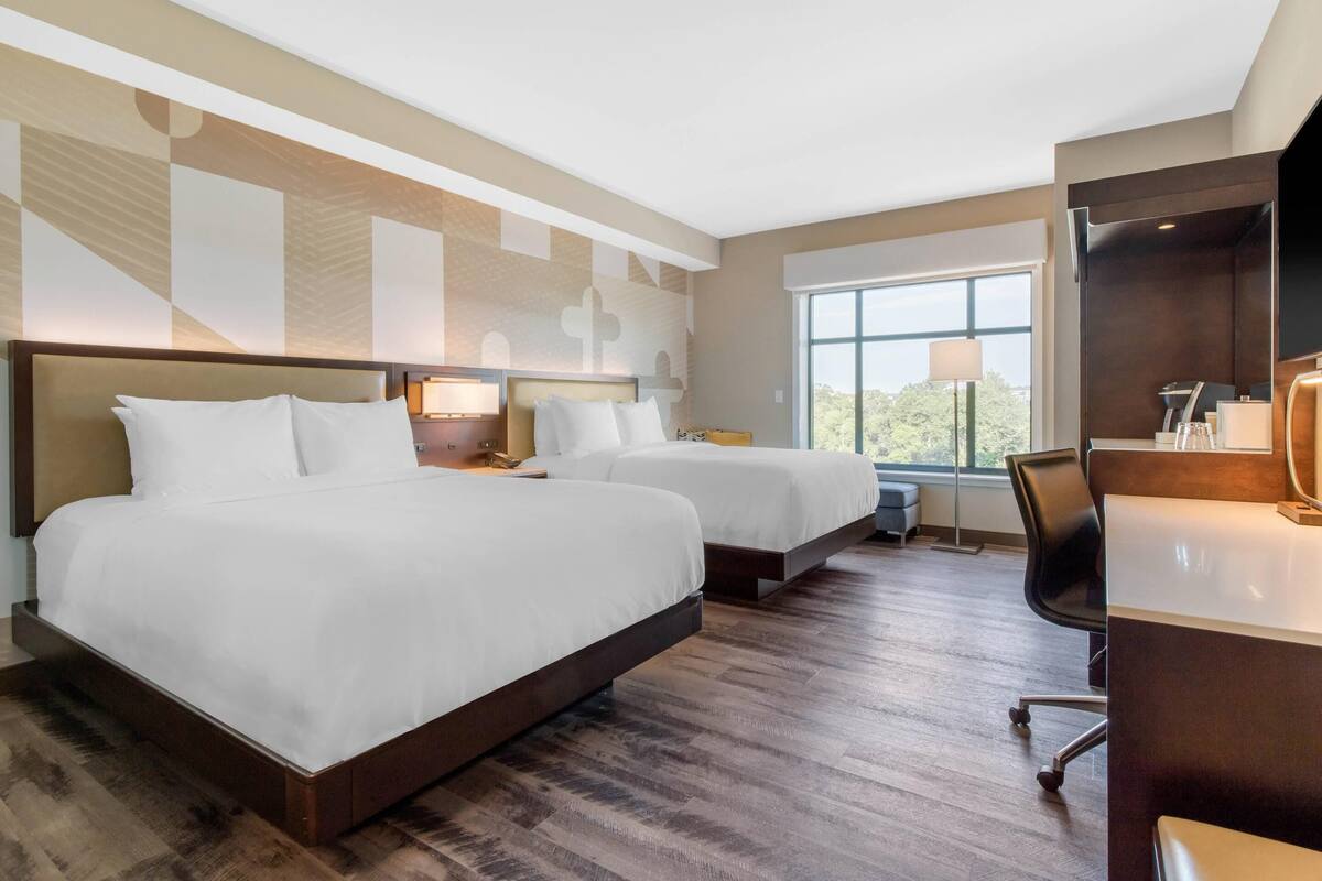 In-room safe, desk, laptop workspace, soundproofing