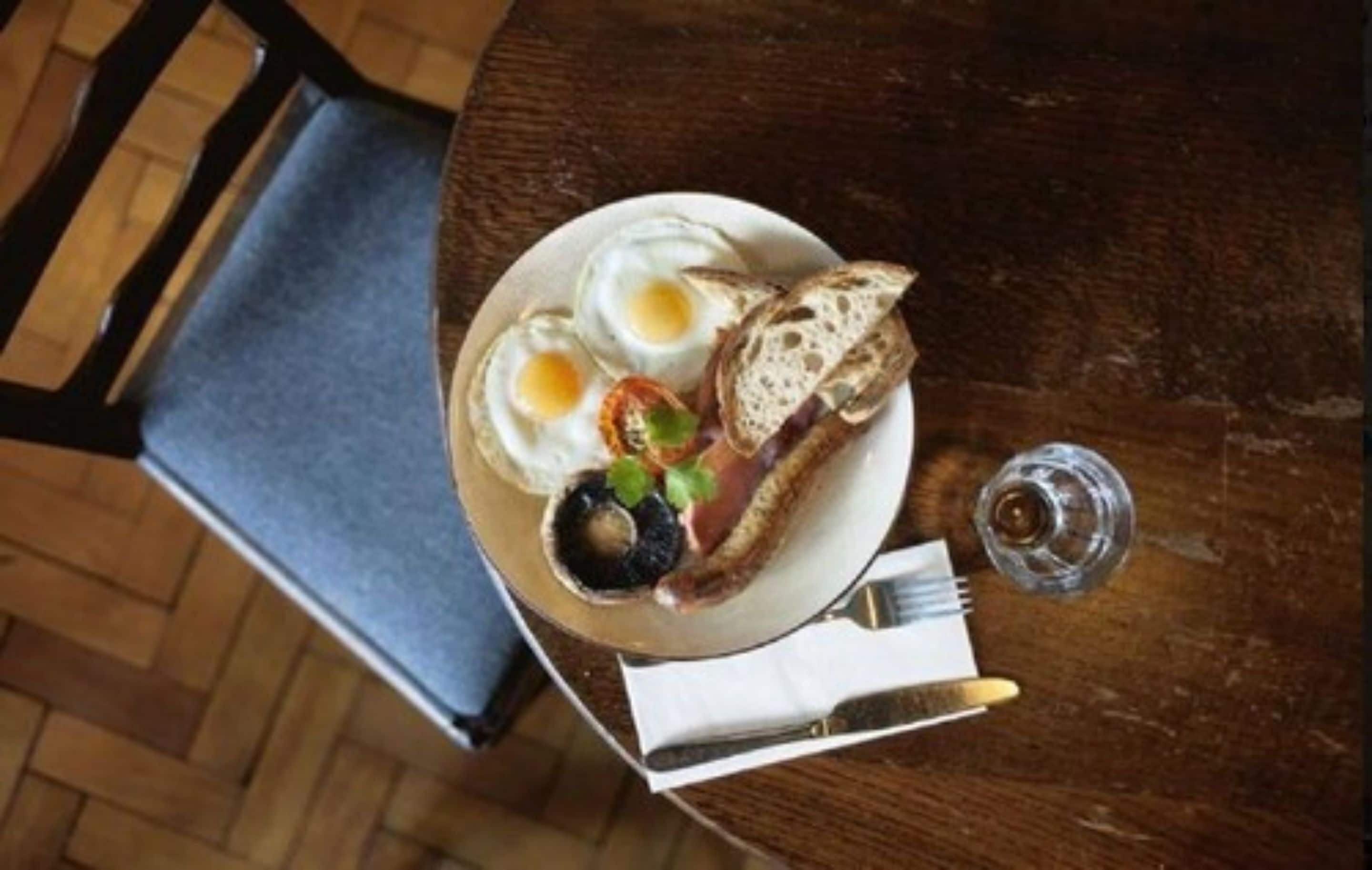 daily english breakfast (gbp 13 per person)