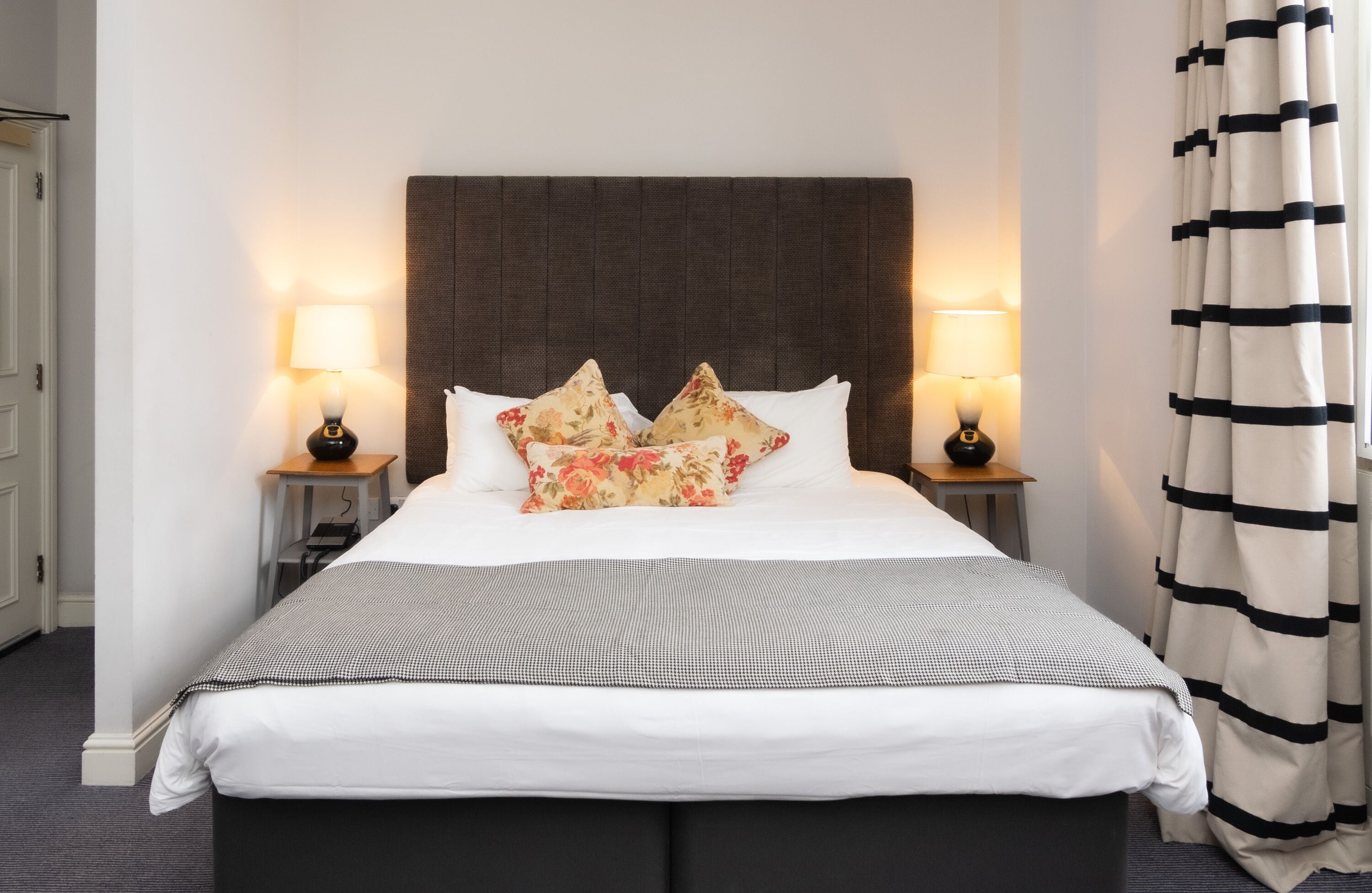 family double room, 1 bedroom | in-room safe, desk, iron/ironing board, free wifi