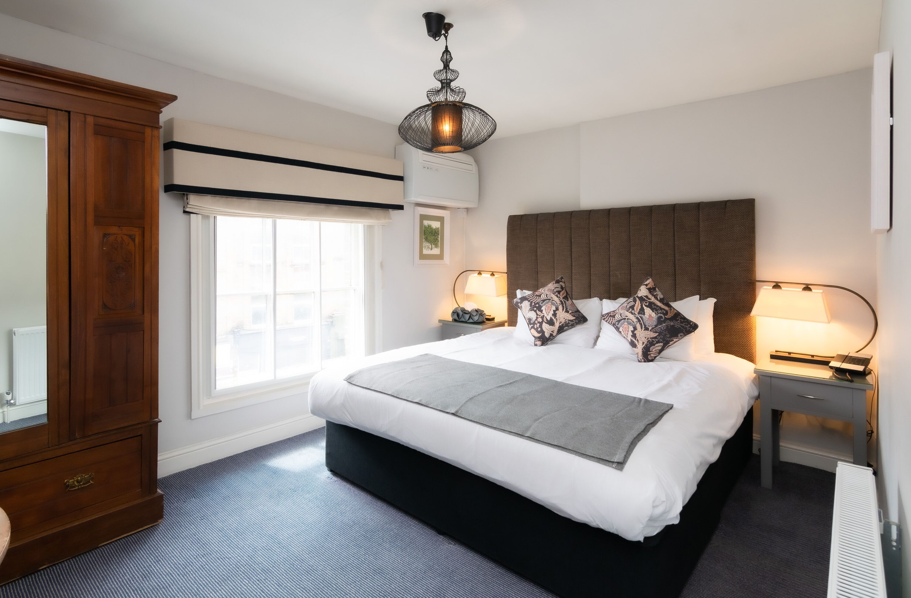 standard double room, 1 double bed | in-room safe, desk, iron/ironing board, free wifi