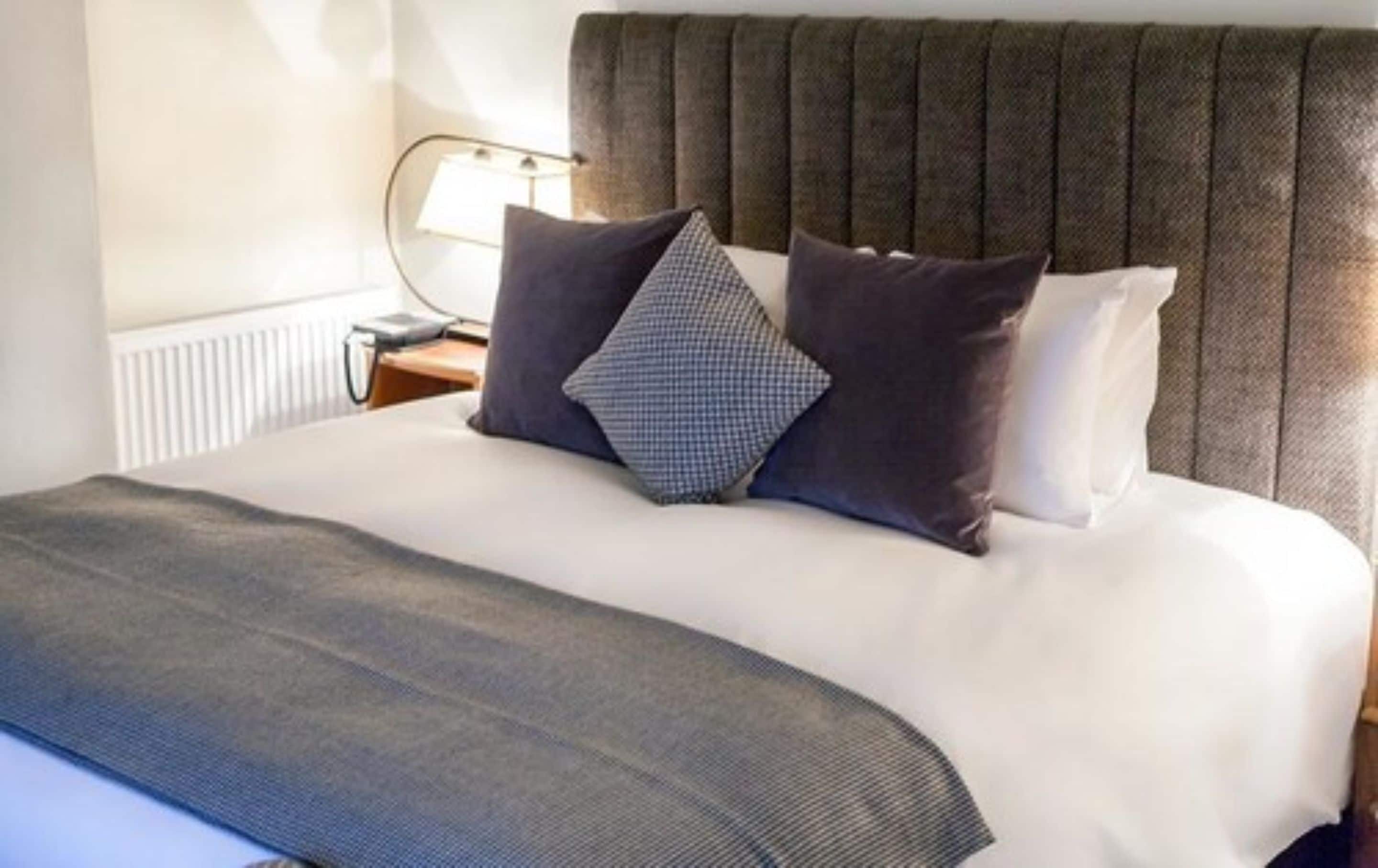 family double room, 1 bedroom | in-room safe, desk, iron/ironing board, free wifi