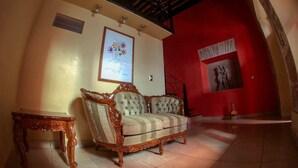 Standard Room, 1 Bedroom, Private Bathroom | Living room | Flat-screen TV, Netflix - La Siesta del Fauno (Morelia)