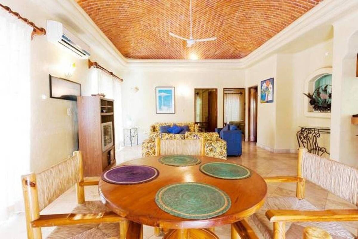 Bungalow Casita | In-room dining