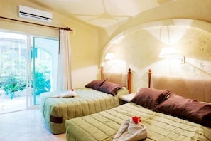 Bungalow Casita | Hypo-allergenic bedding, in-room safe, soundproofing, free WiFi - Villas Posada Xaguar by ChezPlaya (Playa del Carmen)