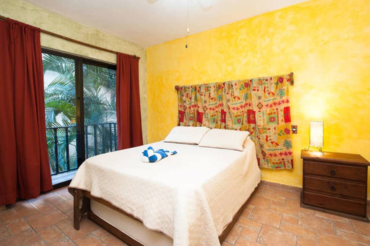 In-room safe, free WiFi, bed sheets