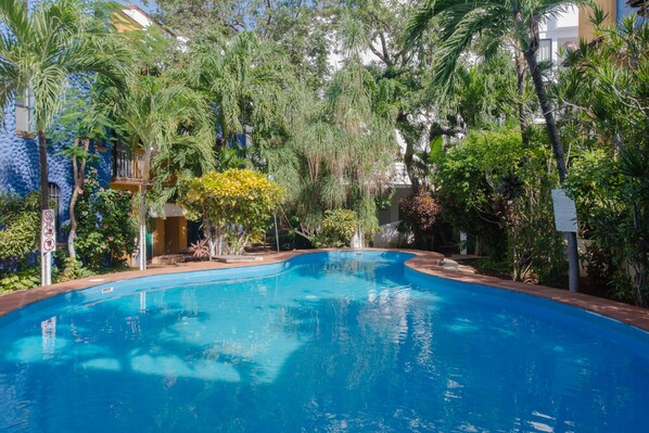 Outdoor pool - Hacienda del Carmen Condominium by ChezPlaya (Playa del Carmen)