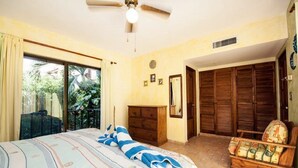 In-room safe, free WiFi, bed sheets - Hacienda del Carmen Condominium by ChezPlaya (Playa del Carmen)