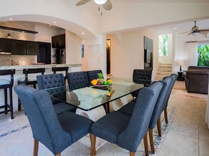 Signature Villa, Ensuite, Partial Ocean View | In-room dining