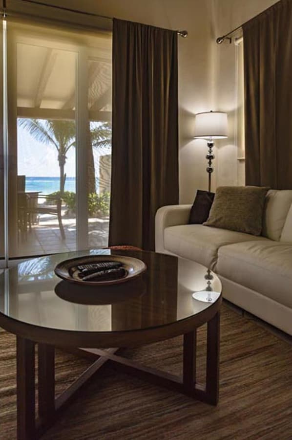 Signature Villa, Ensuite, Ocean View | Living area