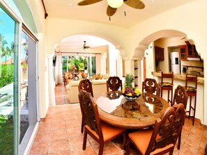 In-room dining - Mar y Sol Villa by ChezPlaya (Playa del Carmen)