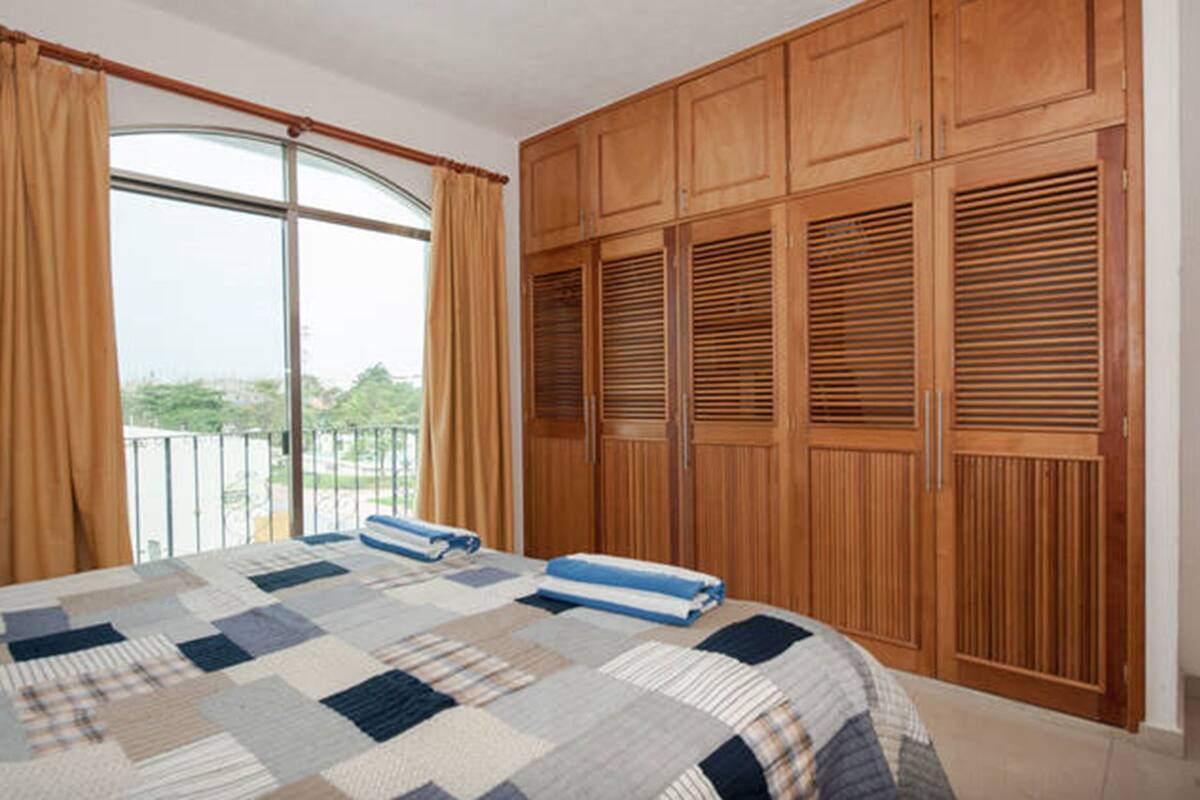 Condo família, acesso à piscina | Wi-Fi de cortesia, roupa de cama
