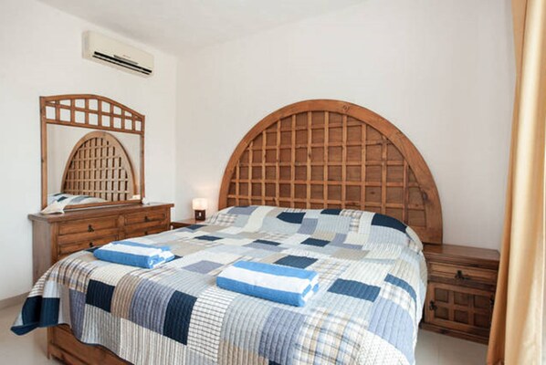 Family Condo, Pool Access | Free WiFi, bed sheets