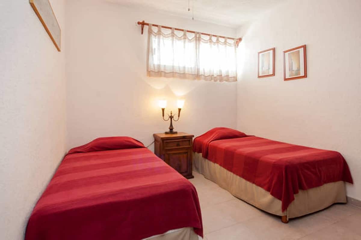 2 BEDROOM APARTMENT | Accès au Wi-Fi (inclus), literie fournie