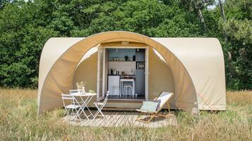 2 bilik tidur, langsir/tirai gelap terus, cadar katil