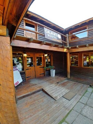 Property entrance - Calafate Hostel (El Calafate)