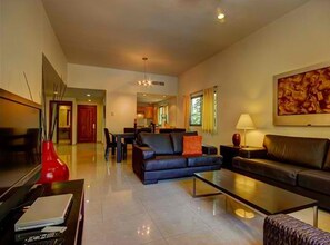 TV, DVD player - Palmar del Sol Condominium by ChezPlaya (Playa del Carmen)