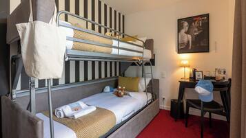 Firemannsrom – comfort | Skrivebord, skrivebord for bærbar PC, blendingsgardiner og lydisolert