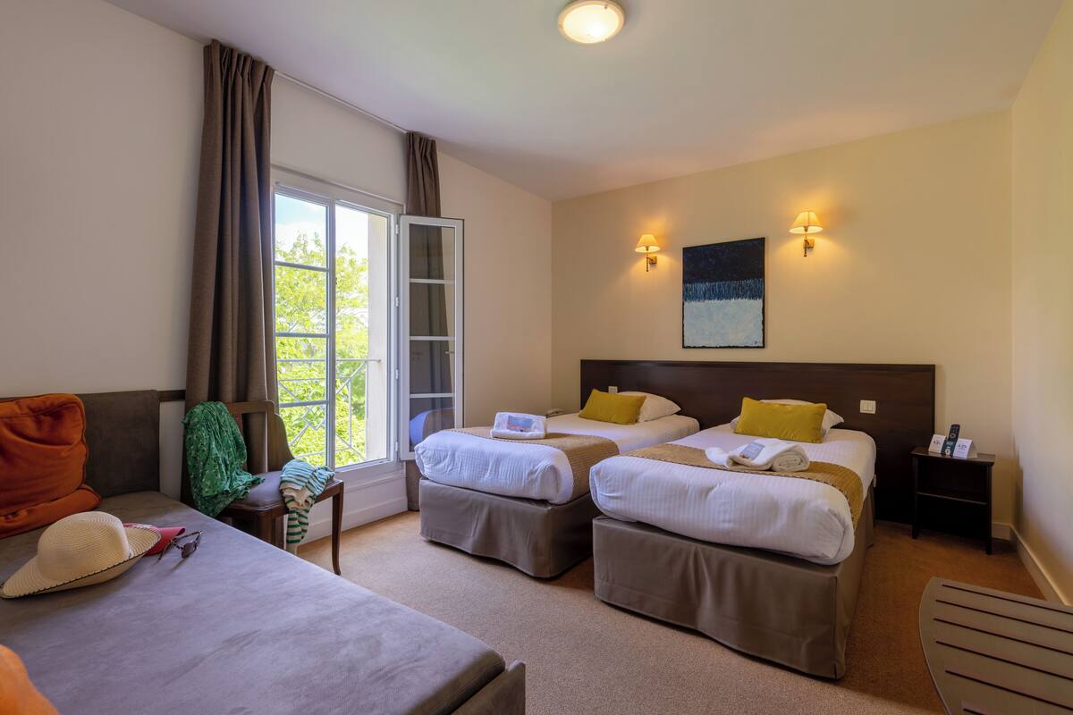 desk, laptop workspace, blackout curtains, soundproofing