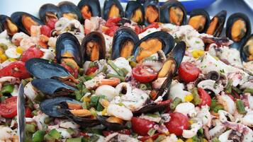 Tempat makan outdoor