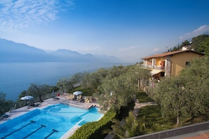 2 outdoor pools - Taki Village Hotel (Brenzone sul Garda)