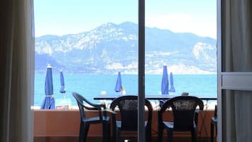 Apartment (SUITE BEACH) | Zimmersafe, Schreibtisch, kostenloses WLAN, Bettwäsche