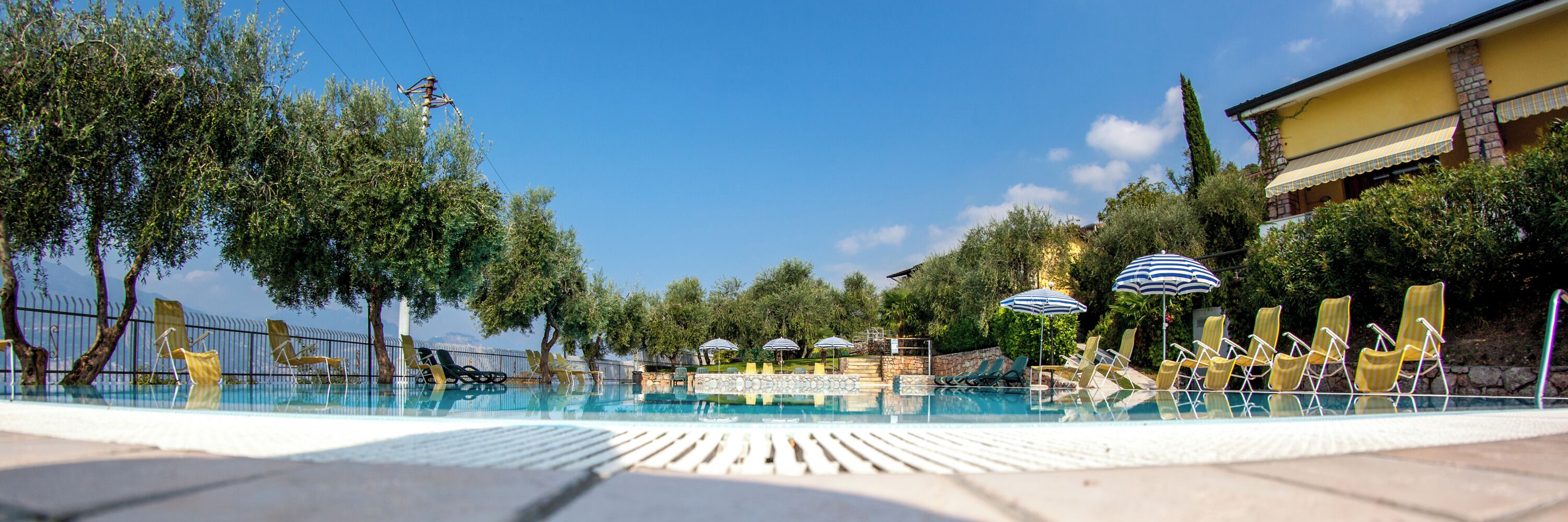 2 outdoor pools