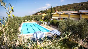 2 piscine all'aperto