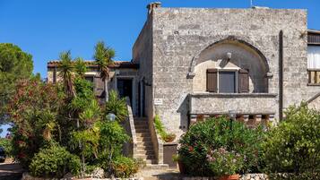 숙박 시설 정면