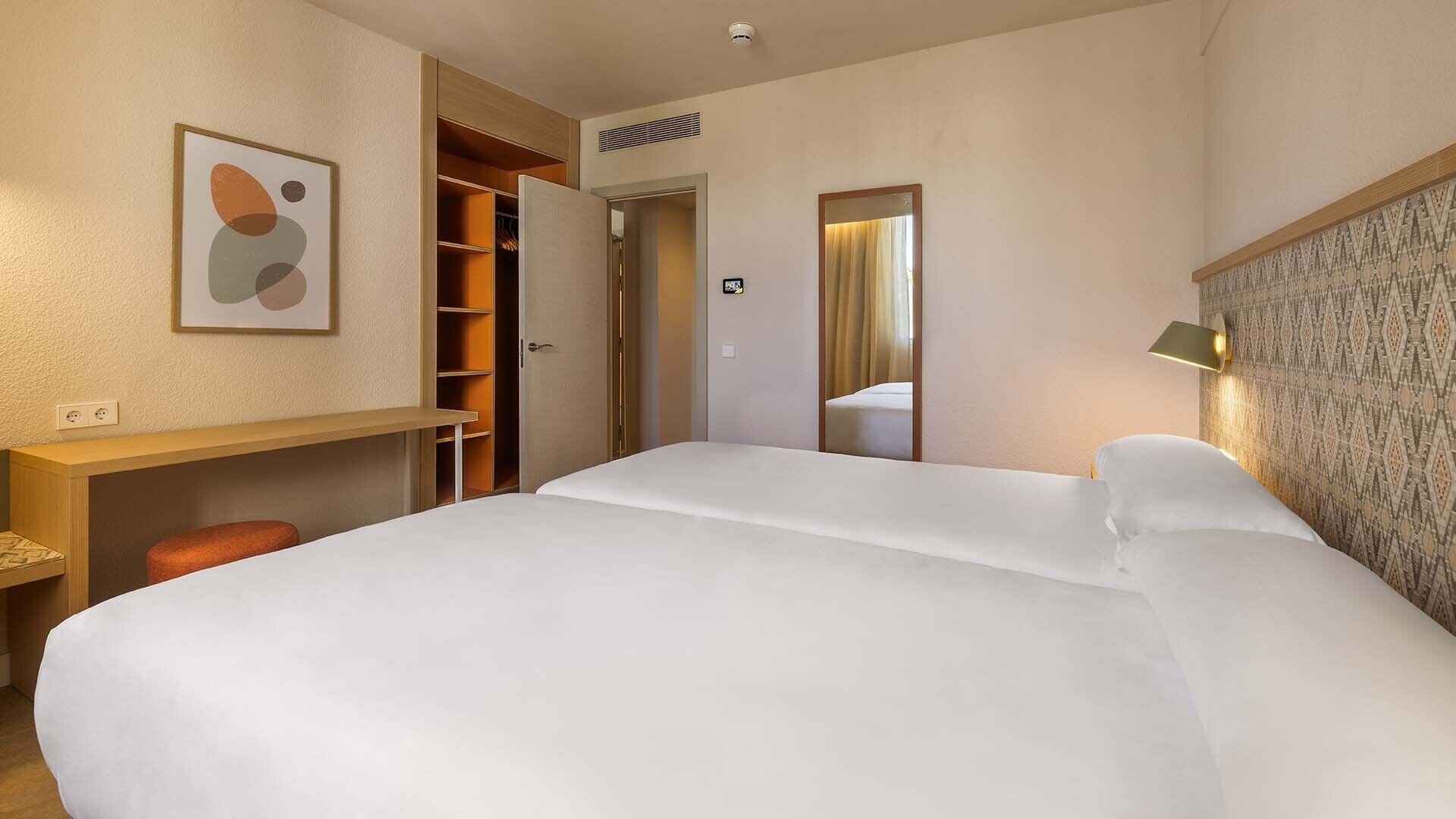 1 bedroom, in-room safe, desk, soundproofing