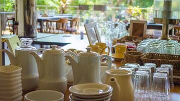 Free daily buffet breakfast