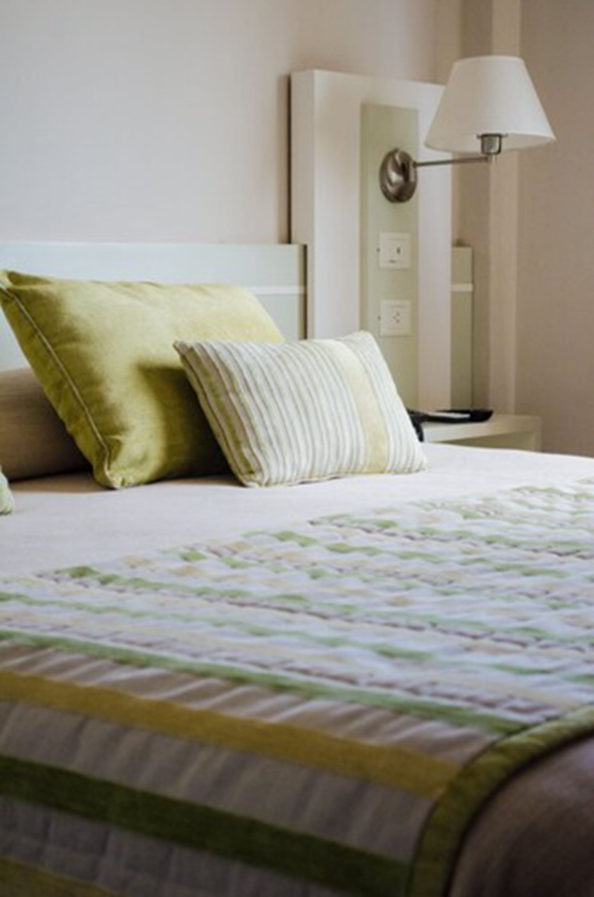 Habitación estándar doble, 1 cama de matrimonio grande, no fumadores | Ropa de cama de alta calidad, minibar, caja fuerte y escritorio
