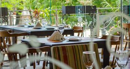 Continental Posadas Hotel