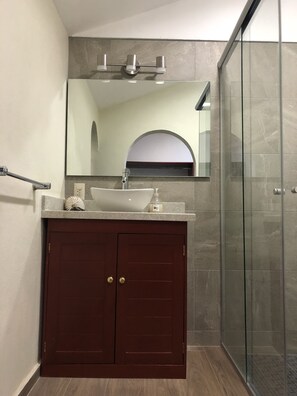 Huis | Badkamer met wastafel