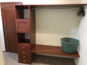 4 chambres, bureau, fer et planche à repasser, Wi-Fi gratuit