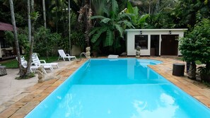 Utomhuspool