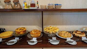 Free daily buffet breakfast