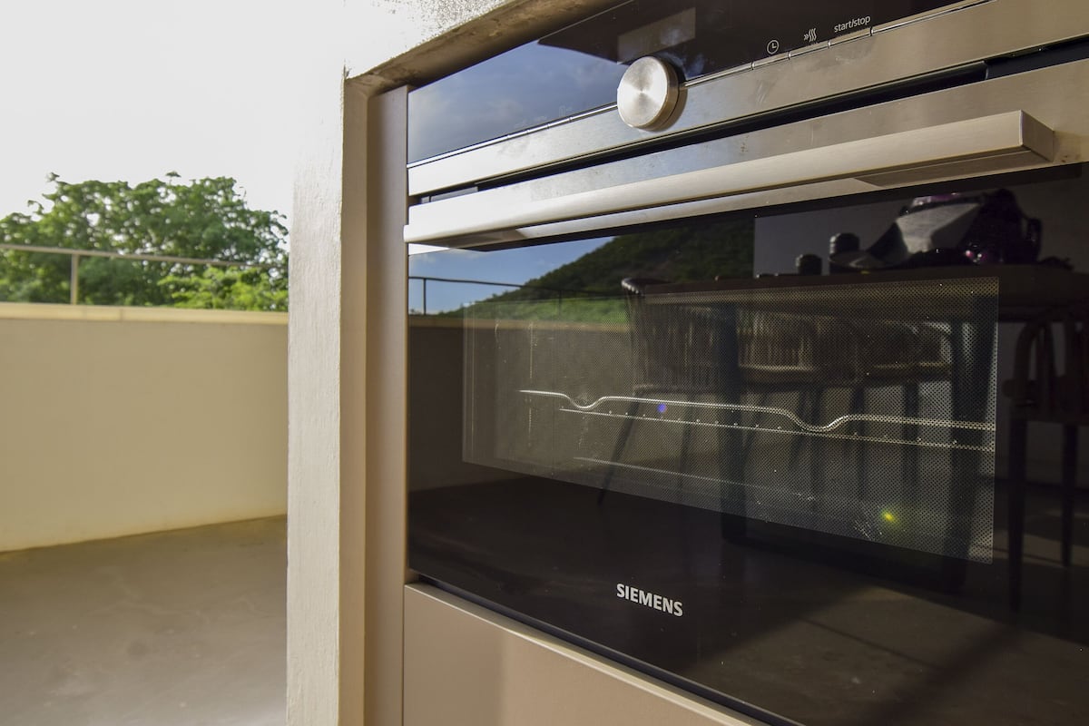 design villa, 3 bedrooms | private kitchen | full-sized fridge, oven, stovetop, dishwasher