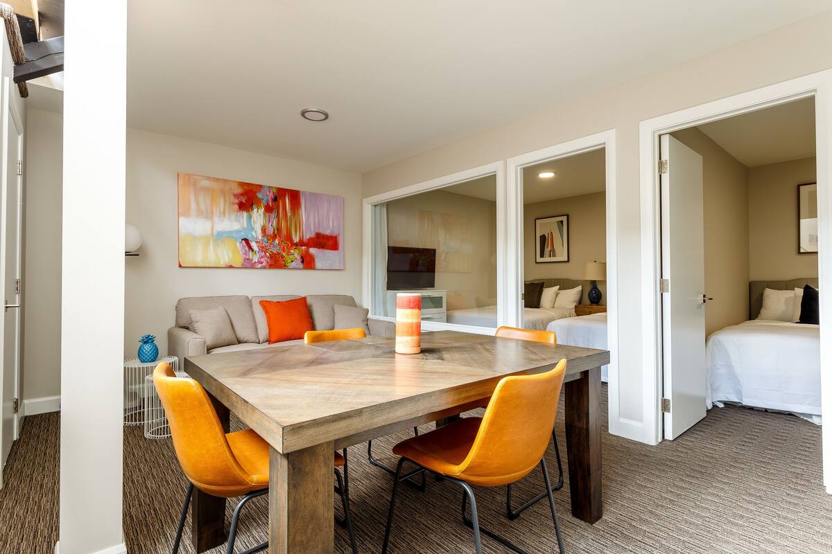 Semi-Basement Loft 2 Bedroom 105 | Daunenbettdecken, schallisolierte Zimmer