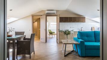 Premium bedding, minibar, in-room safe, soundproofing