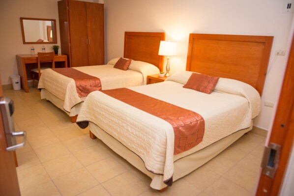 Double Room, 2 Double Beds | Desk, iron/ironing board, free WiFi, bed sheets - Hotel Marllou (Xalapa)