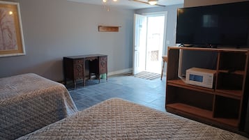 Deluxe Room | 1 bedroom, free WiFi, bed sheets