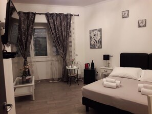Deluxe Suite | Premium bedding, down duvets, memory-foam beds, minibar - 41 Duodo Vatican Relais (Rome)