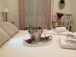 Deluxe Double or Twin Room | Premium bedding, down comforters, memory foam beds, minibar - 41 Duodo Vatican Relais (Rome)