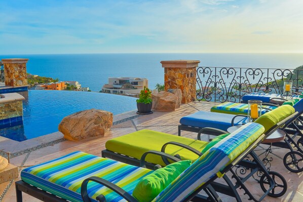 Outdoor spa tub - Casa Piedra by Cabo Platinum (Cabo San Lucas)