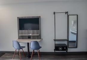 Quarto, 1 cama King | Cofres nos quartos, escrivaninha, cortinas blackout