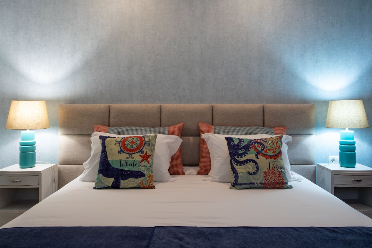 1 bedroom, Egyptian cotton sheets, premium bedding, in-room safe