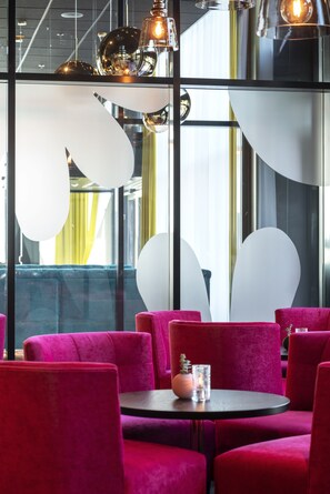 Bar (on property) - Thon Hotel Storo (Oslo)