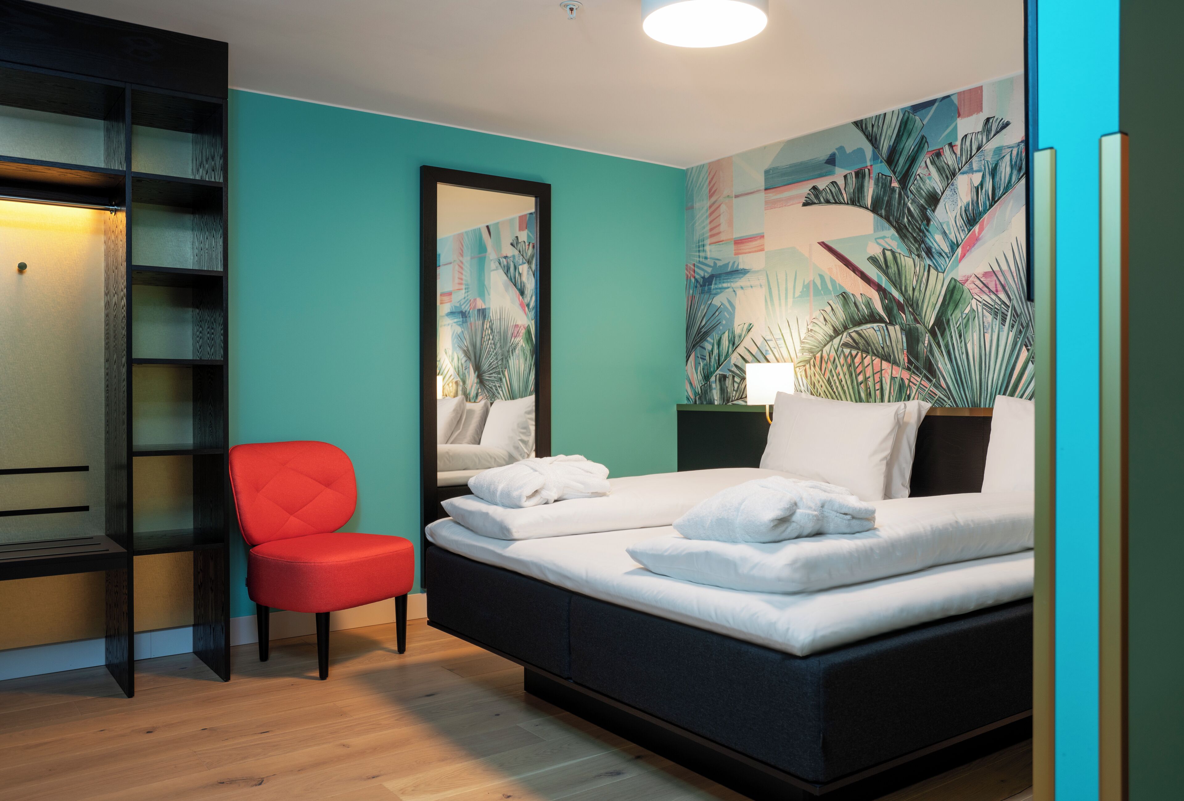 Luxe beddengoed, pillowtop-bedden, een minibar, een kluis op de kamer