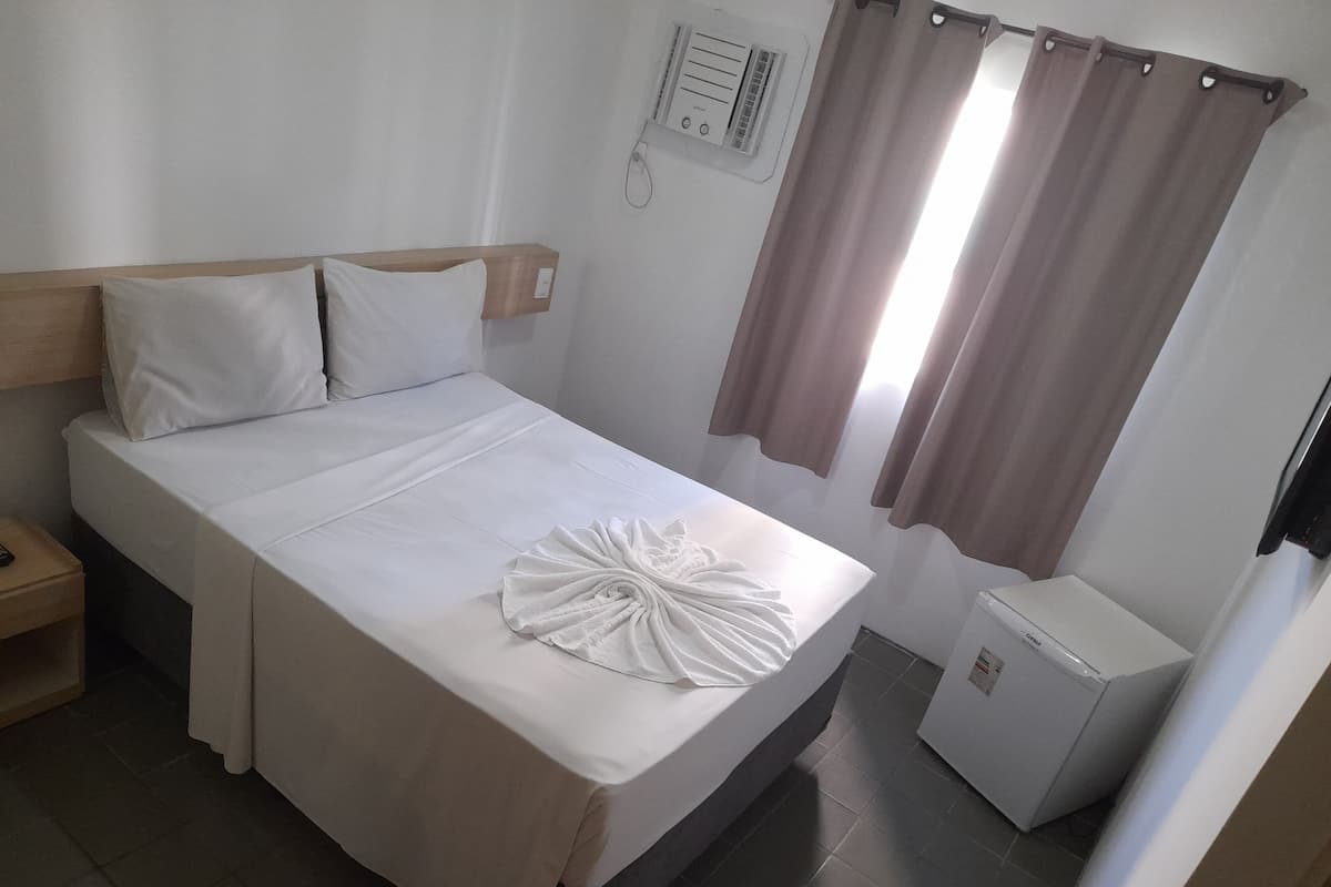 Double Room | Desk, WiFi, bed sheets