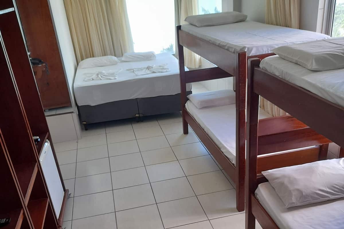 Standard Triple Room | Desk, WiFi, bed sheets